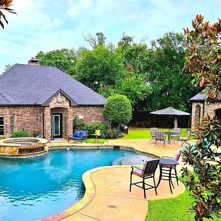 Exquisite Country Guest House With Pool, Hot Tub & Huge Gazebo